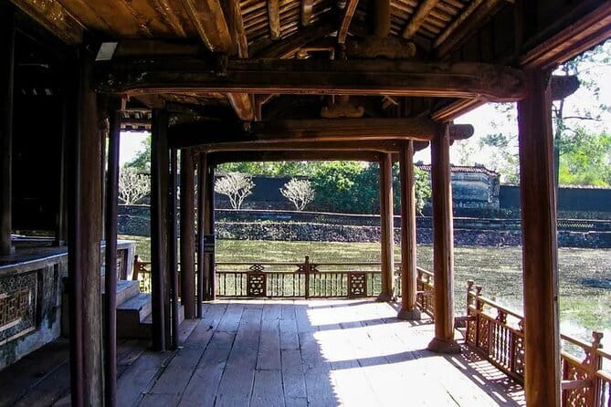 5 days Center Vietnam Package Tour with Danang Hue and Hoian - Airport pickup, hotel nights, and what to expect from the base
