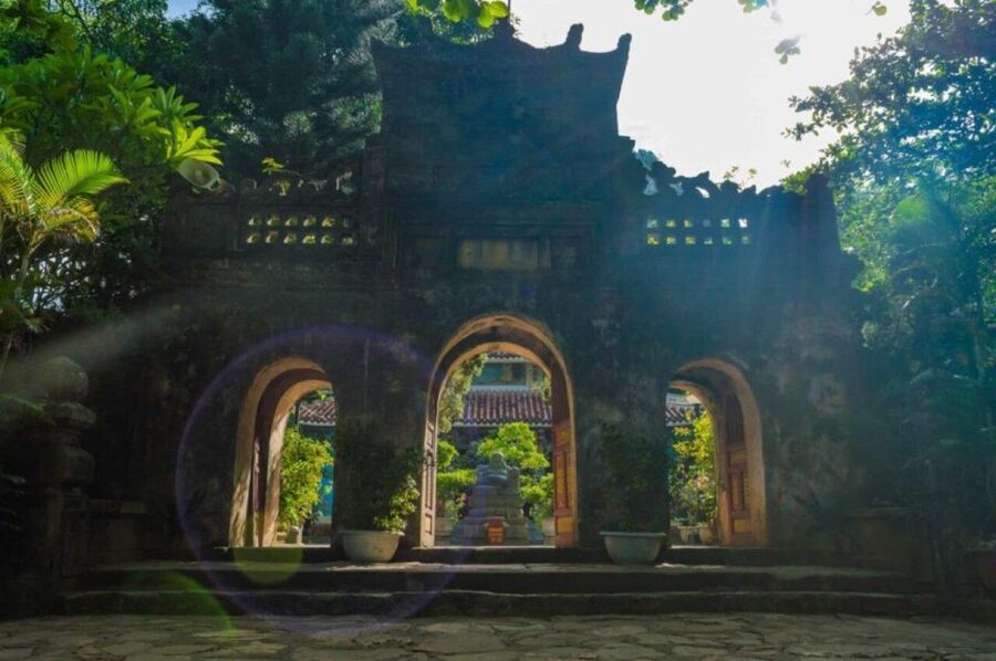 Am Phu Cave, Marble and Monkey Mountain Fullday tour - Am Phu Cave: Buddhist teachings shown through dramatic scenes