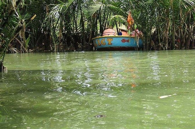 Basket Boat Tour from Da Nang/HoiAn by Lunch & Cafe Class Private - Lunch and Cao Lau: feeding you like Hoi An (not just vending)