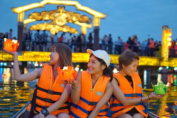 Coconut Basket boat, City tour, Boat ride, Night market from DN - Dinner, rooftop drink, and the home-cooked food angle