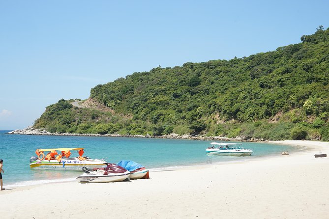 Cu Lao Cham Island Tour from Da Nang/ Hoi An - Lunch at Ong Beach (and the monkey reality)