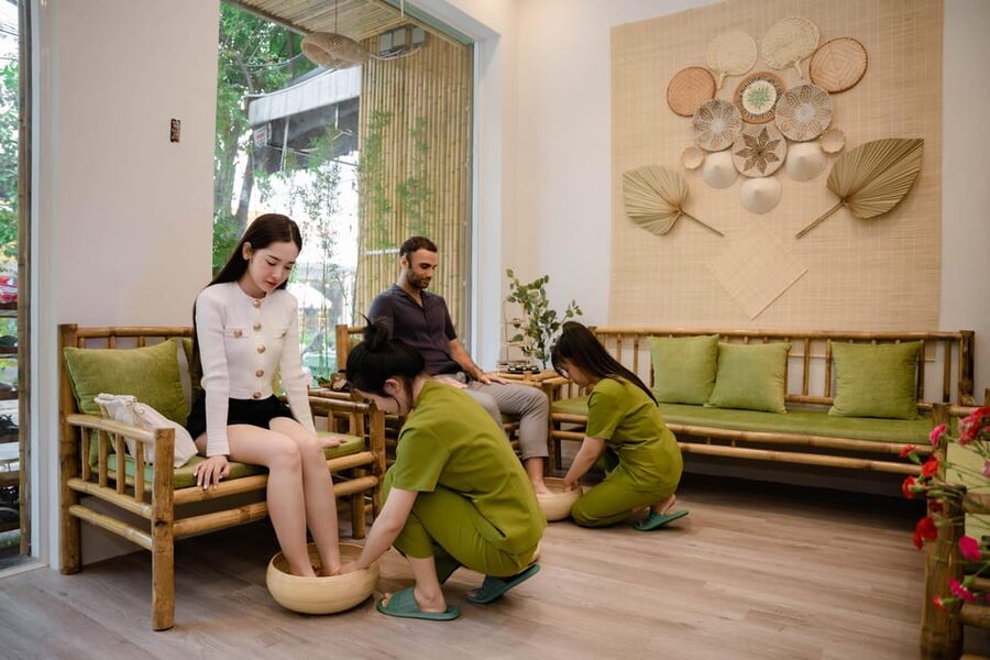 Da Nang: 2 Hours Special Massage in Rora Spa (Free pick-up) - Walking Into Rora Spa: Private Room, Welcome Tea, and a Low-Stress Start