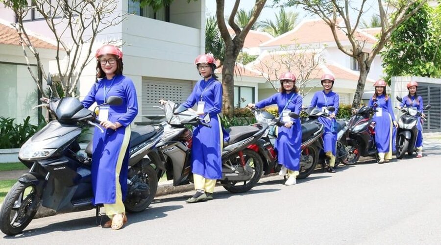 Da Nang By Night & Han River Dragon Cruise with a local food - Bamboo dragon cruise on the Han River: performance + perspective