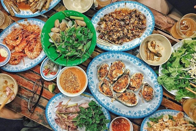 Da Nang By Night: Seafood dinner, night market and cruise trip - Da Nang at night for $39: what the price really buys