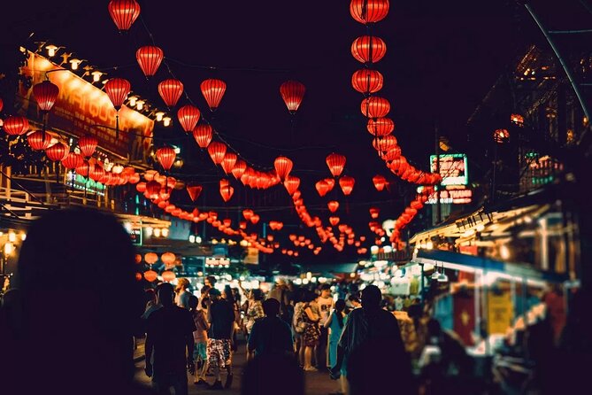 Da Nang By Night: Seafood dinner, night market and cruise trip - Seafood dinner: included, local, and guided