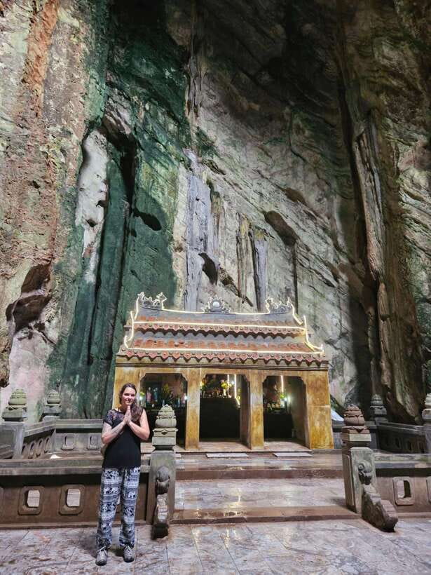 Da Nang City Sightseeing Private Tour With Seafood Buffet - Dragon Bridge, Tran Thi Ly Bridge, and Apec Park photo time