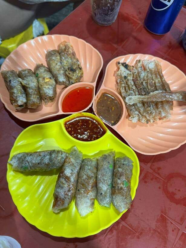 Da Nang City Street Food Private Tour With Local Students - City sightseeing notes: Dragon Bridge can make an appearance