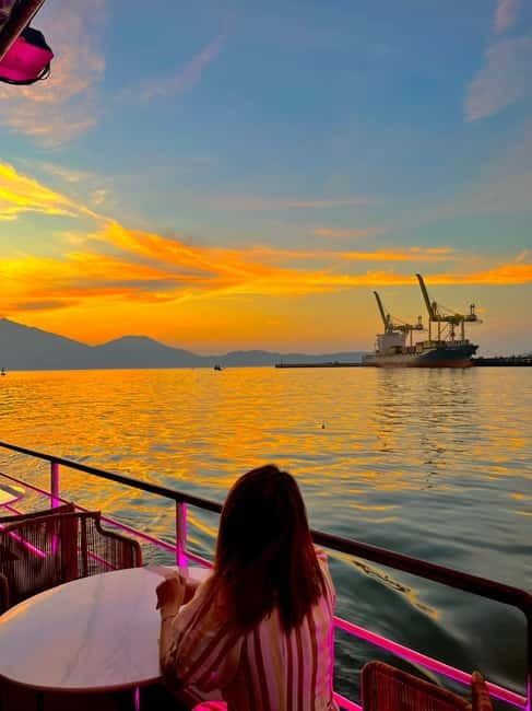 Da Nang: Experience a Magical Sunset Dinner Cruise in DN Bay - Value Check: Is $16 Good for a Da Nang Sunset Dinner Cruise?