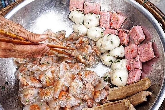 Da Nang Food Tour By Motorbike - The guide factor: why friendly, organized pacing changes everything