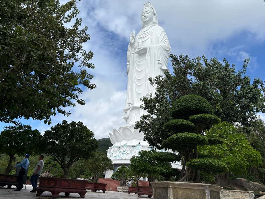 Da Nang: Golden Bridge, Marble Mountains & Monkey Mountain - Non Nuoc stone carving village: where the sculptures come from