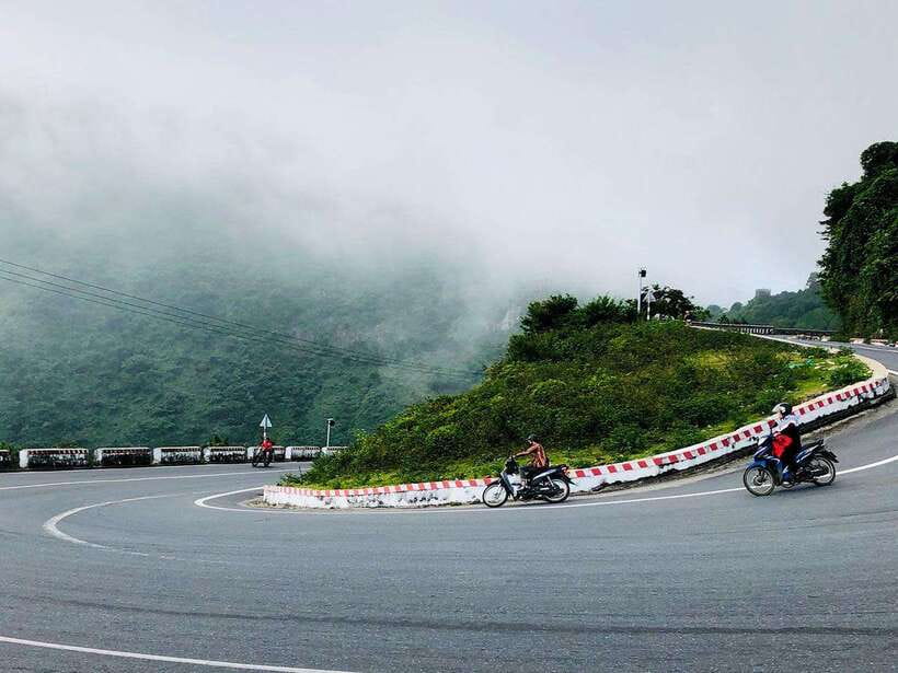 Da Nang: Hai Van Pass And Lang Co Beach Scenic Discovery - Son Tra Peninsula stop: Linh Ứng presence with sea-and-mountain scale