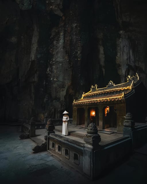 Da Nang Half day City Tour: Linh Ung, Marble & Am Phu Cave - Marble Mountains: caves, tunnels, and the stone-carving lifestyle