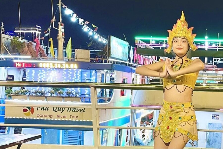Da Nang: Han River Local Cruise by Night - Onboard Dance Performance and the Human Side of My Viet Trip