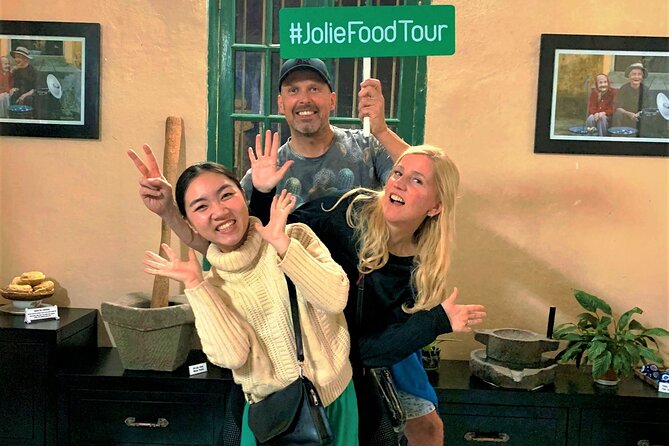 Da nang Helping Hand Food Trail (Da nang Food Tour) - A 3:00 pm backstreet food ride you can actually finish