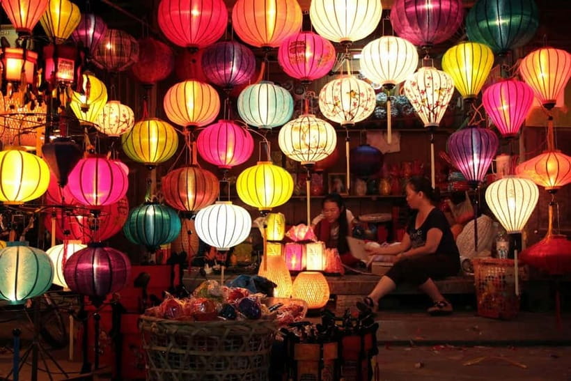 Da Nang: Hoi An Ancient Town, Coconut Jungle & Lanterns - Dinner with a Hoi An specialty dish