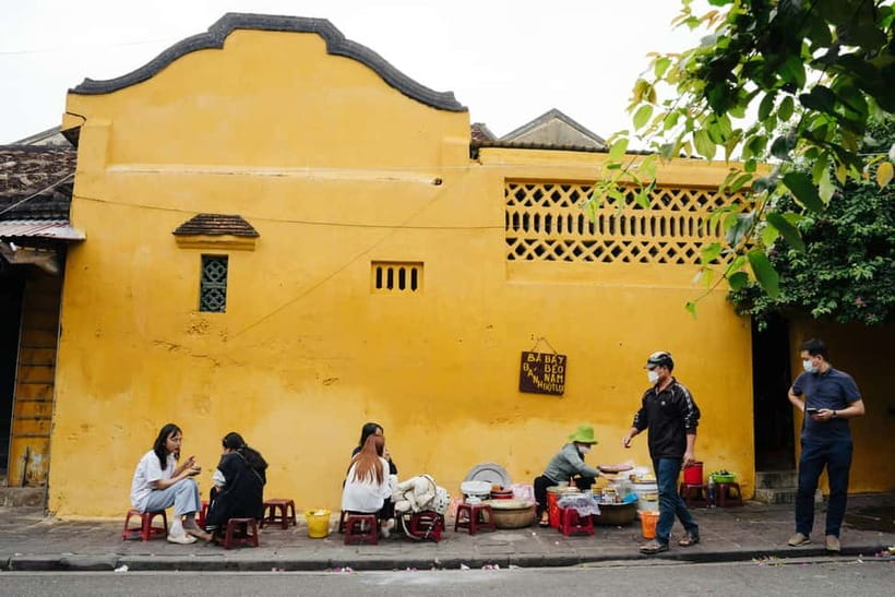 Da Nang: Hoi An Ancient Town, Coconut Jungle & Lanterns - Hoai River lantern cruise: release a flower lantern for good luck
