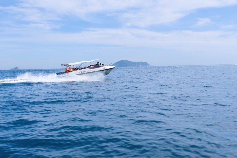 Da Nang/Hoi An: Cham Islands Snorkeling by High-Speed Boat - Lunch on the island: local family-style, included