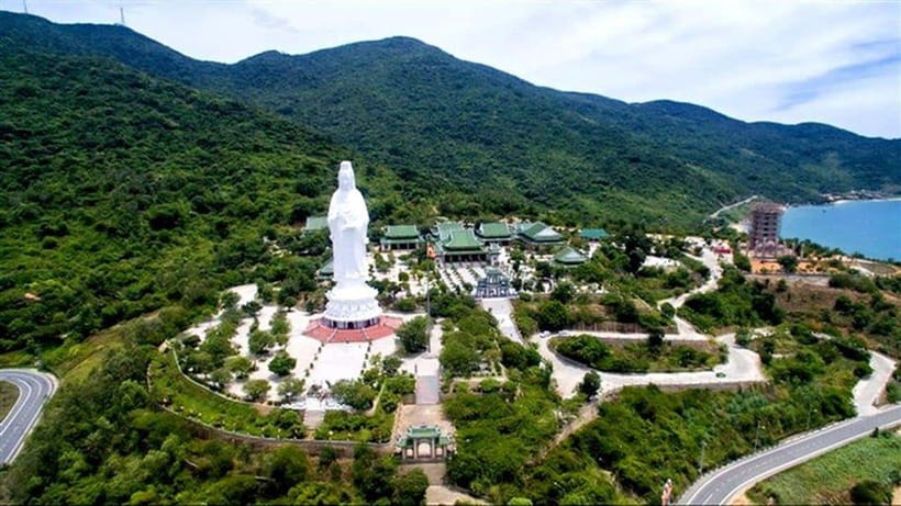 Da Nang/Hoi An: Marble & Monkey Mountains with Am Phu Cave - Lunch break with a local family: the calm reset between stone and caves