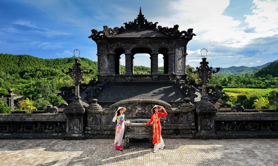 Da Nang: Hue Imperial City and Hai Van Pass Small Group Tour - Khai Dinh Tomb: Why this emperor’s “palace-grave” hits different