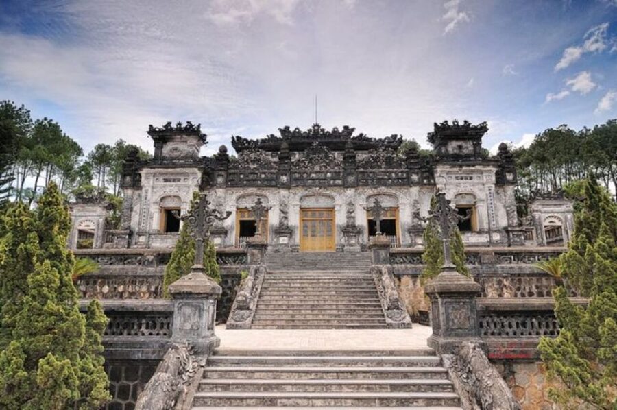 Da Nang: Imperial City of Hue Day Trip with Lunch and Ticket - Your guide, ticket access, and how the day stays organized