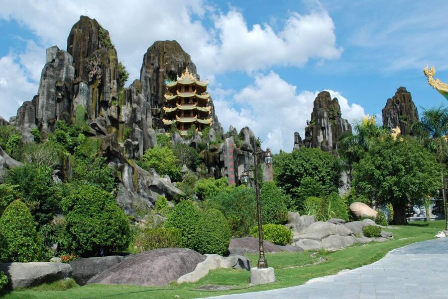 Da Nang : Lady Buddha - Marble Mountains - Am Phu Cave Tour - Should you book this Lady Buddha, Marble Mountains and Am Phu Cave tour?