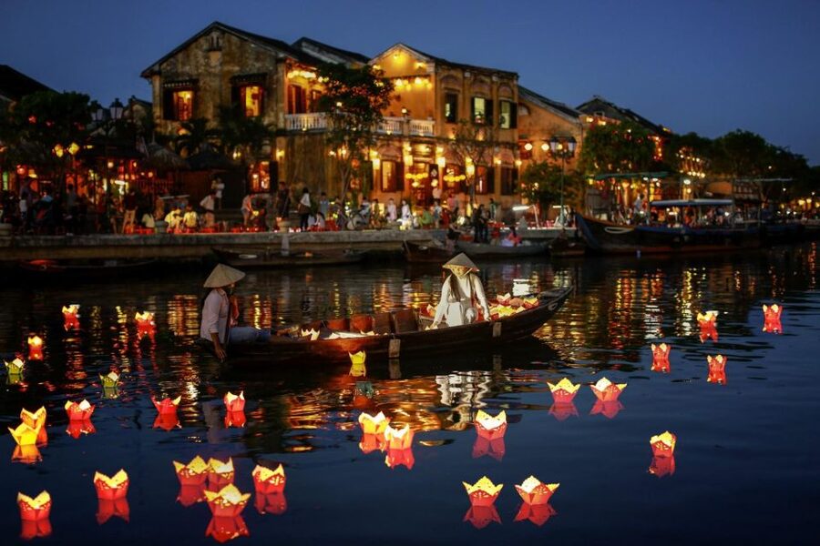 Da Nang: Lady Buddha, Marble Mountains, Hoi An Ancient Town - Hoi An Ancient Town: heritage sights on foot