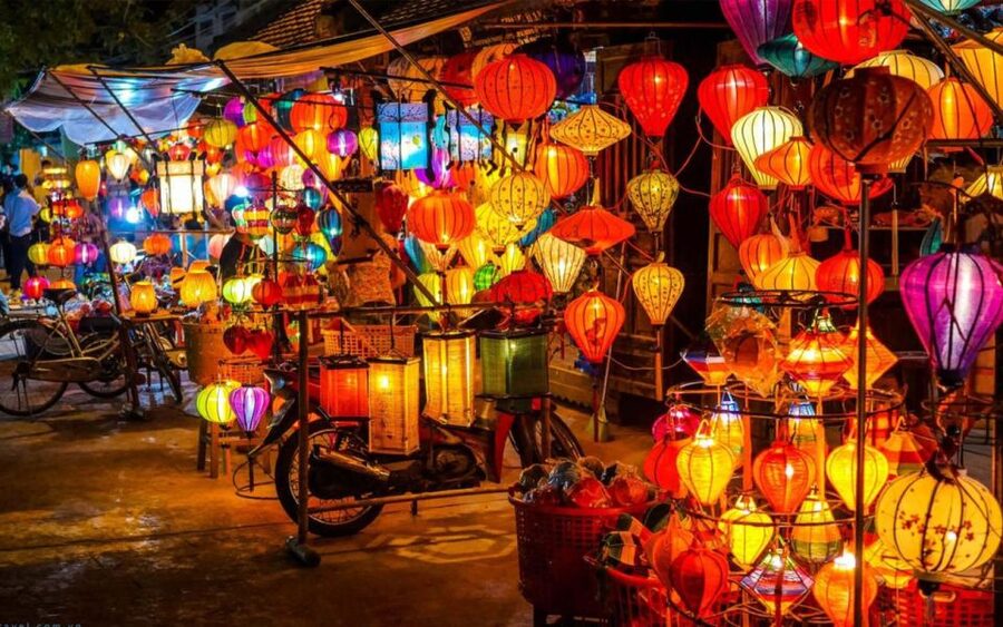 Da Nang: Lady Buddha, Marble Mountains, Hoi An Ancient Town - Dinner in Hoi An: included, simple, and local