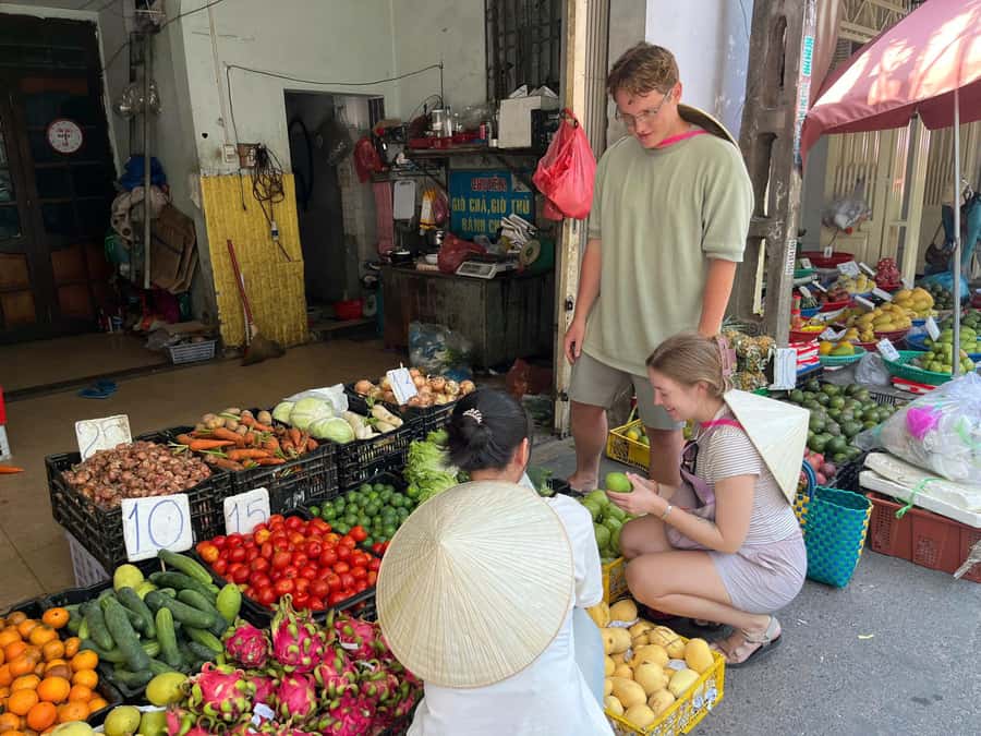 Da Nang: Making 5 Vietnamese dishes with Local Market Trip - The Local Market Trip: Choosing Ingredients Like You Mean It