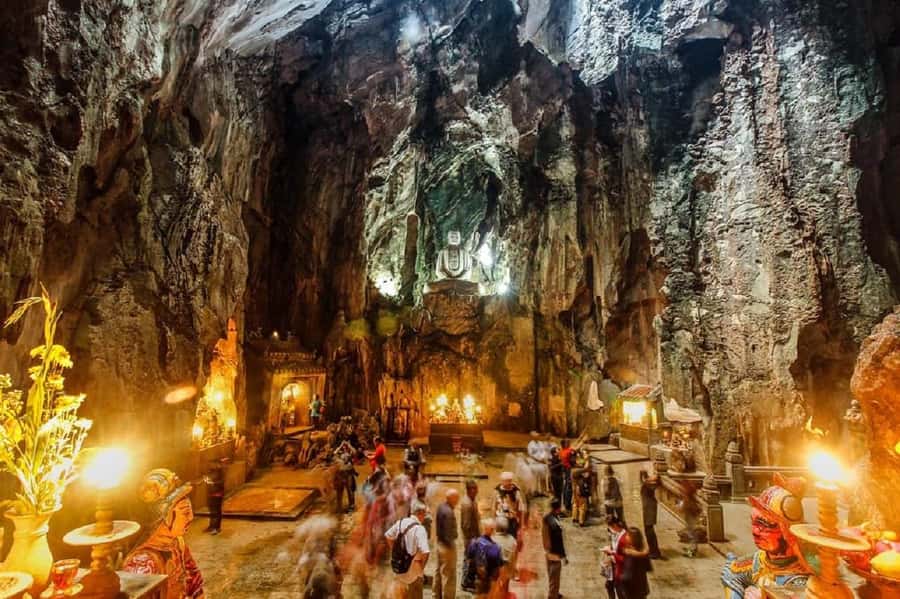 Da Nang : Marble Mountains, Monkey Mountain, and Am Phu Cave - Huyền Không or Tàng Chơn Caves: walking into limestone moods