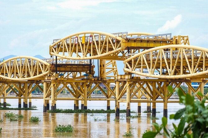 Da Nang Night Foodie Tour City and Han River Cruise By Private - Dragon Bridge, APEC Park, then Helio: the route that keeps you moving smart