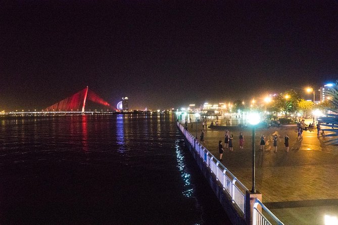 Da Nang Night Motorbike Tour & River Cruise Riding By Lady Rider - Stop 3: APEC Park and the “Kite Shape” Moment
