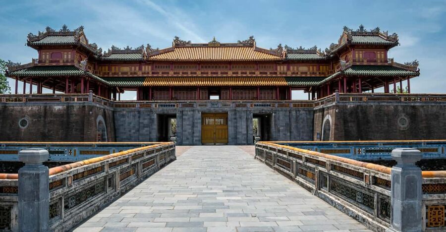 Da Nang: One-Day Hue Discovery with Luxury Private Limousine - Hai Van Pass: where the photos are easy and the timing is practical