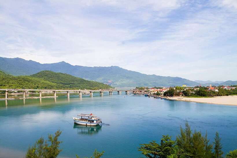 Da Nang : Private Car to Hue with Multi Sightseeing Stops - Price and value: what $16 per person really buys