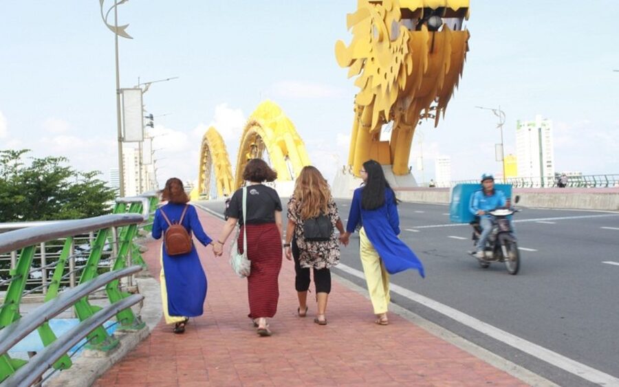 Da Nang: Private City Tour by Scooter with Ao dai Lady Rider - Why a Da Nang scooter tour in Ao dai works