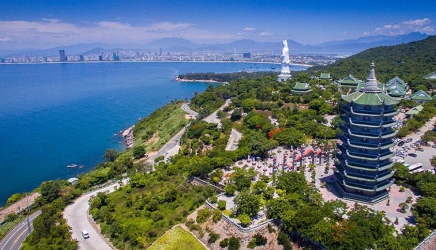 Da Nang: Private City Tour by Scooter with Ao dai Lady Rider - Han Market and the river links: Love Bridge to the Cham Museum area