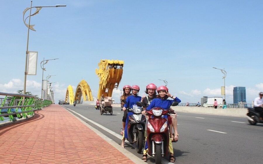 Da Nang: Private City Tour by Scooter with Ao dai Lady Rider - Your lady riders: safety, stories, and the scooter rhythm
