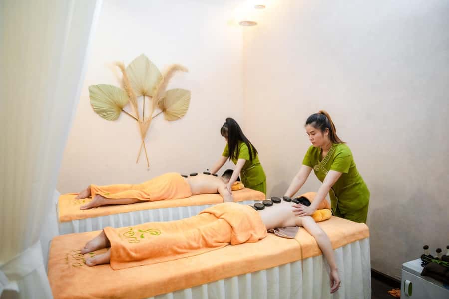 Da Nang: Relax with 90 minutes Aroma Massage (FREE PICK-UP) - Price and value: $30 for 90 minutes, plus tea and snacks