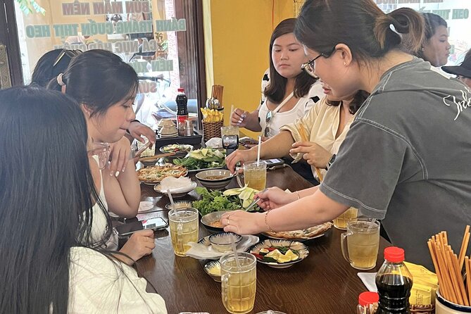 Da Nang Scooter Food Tour & Hidden Gems w/ Locals - Stops 5 and 6 at Con Market: bánh bèo, bánh bột lọc, and dumpling textures