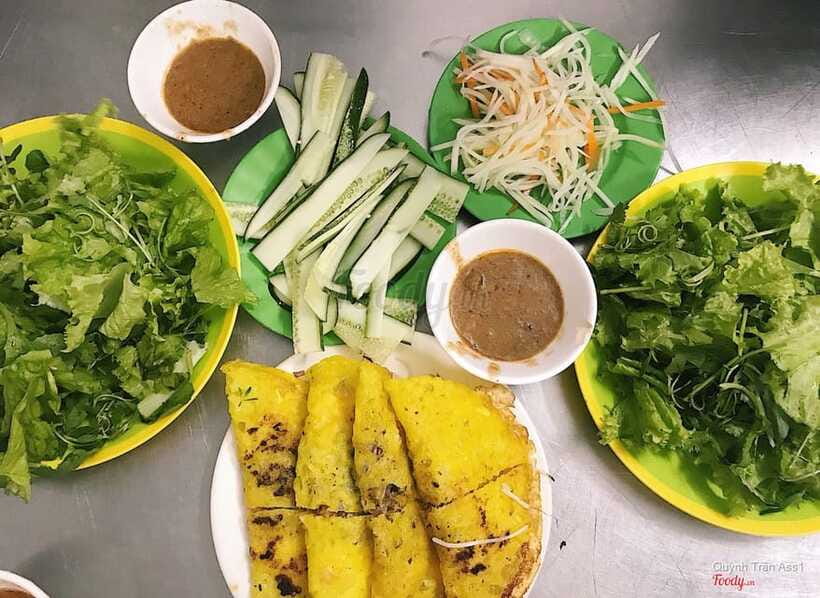 Da Nang street food exploring - Weather, Comfort, and What to Bring