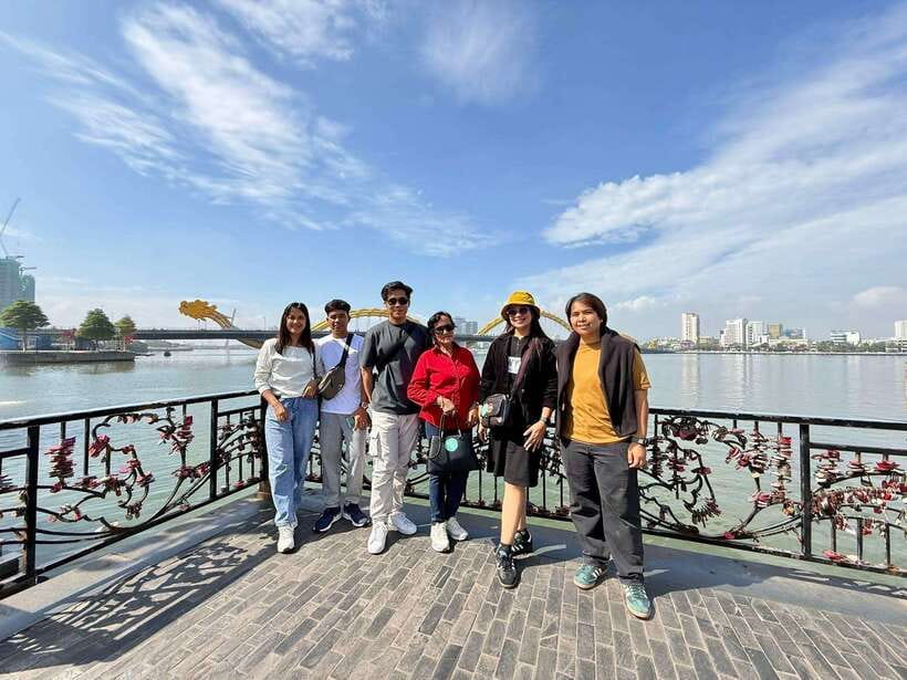 Da Nang Street Food Private Tour With Female Tour Guide - Da Nang street food with a female guide and student co-guides