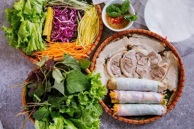 Da Nang Street Food Private Tour With Local Students - How the ride works: private pickup and fast city movement