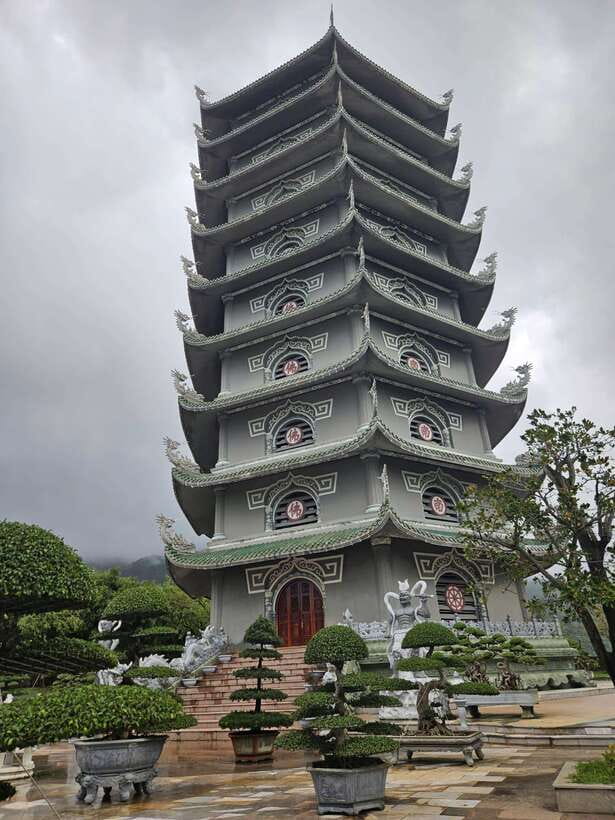Da Nang: Than Tai Hot Springs Water Park & Wellness Retreat - Marble Mountains add-on: views, climbing, and the reality of closures