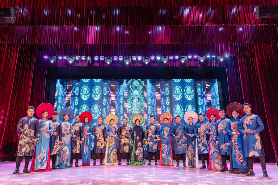 Da Nang "The Ao Dai" Show: Timeless Vietnamese Elegance - Seating, English narration, and how to enjoy it without strain