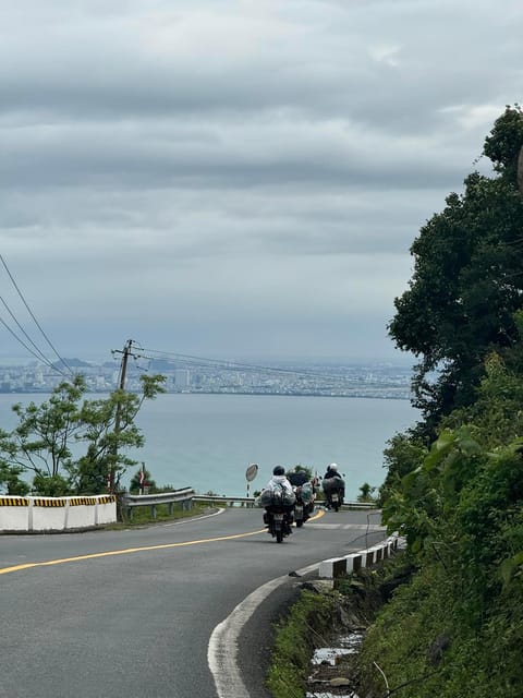 Dalat City Tour With Local Students - Donation Based - Tuyen Lam Lake: photos, pauses, and breathing room