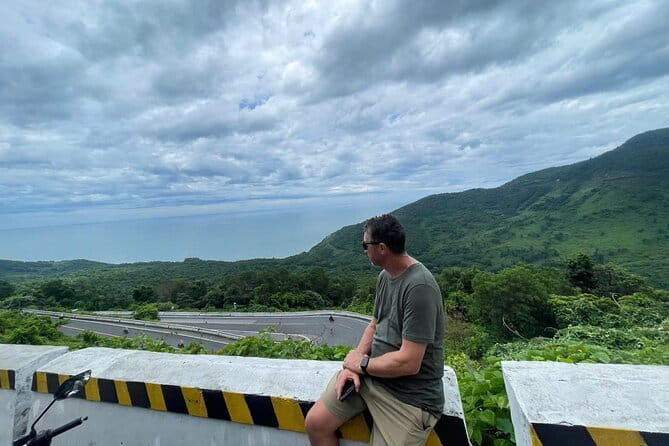 Day Trip Motorbike Tour in Hai Van Pass Round Trip - Stop 1: Tho Quang Beach Near My Khe for Real Fish-Boat Life