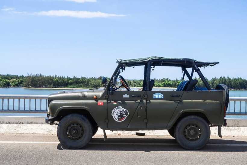 From Da Nang: Explore Hai Van Pass by US Army Jeep - The Food Moment: Seafood Stop and a Well-Timed Break