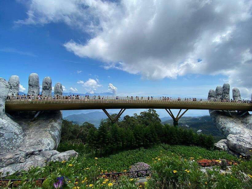 From Da Nang/Hoi An: Ba Na Hills and Golden Bridge Day Trip - Fantasy Park: 4D/5D shows and why it’s a good fit for families