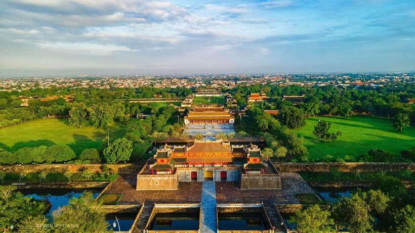 From Da Nang/Hoi An: Hai Van Pass & Hue Imperial City Deluxe - Getting Picked Up Around Da Nang and Hoi An (and Staying On Time)