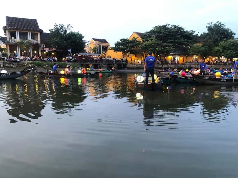 From Da Nang: Hoi An Old Town Tour, Night Market & Boat Ride - Historic merchant houses: what 200-year-old architecture teaches