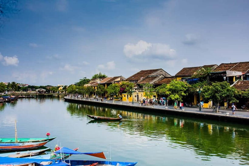 From Da Nang: Hoi An Old Town Tour, Night Market & Boat Ride - Hoai River evening boat ride and the flower lantern release